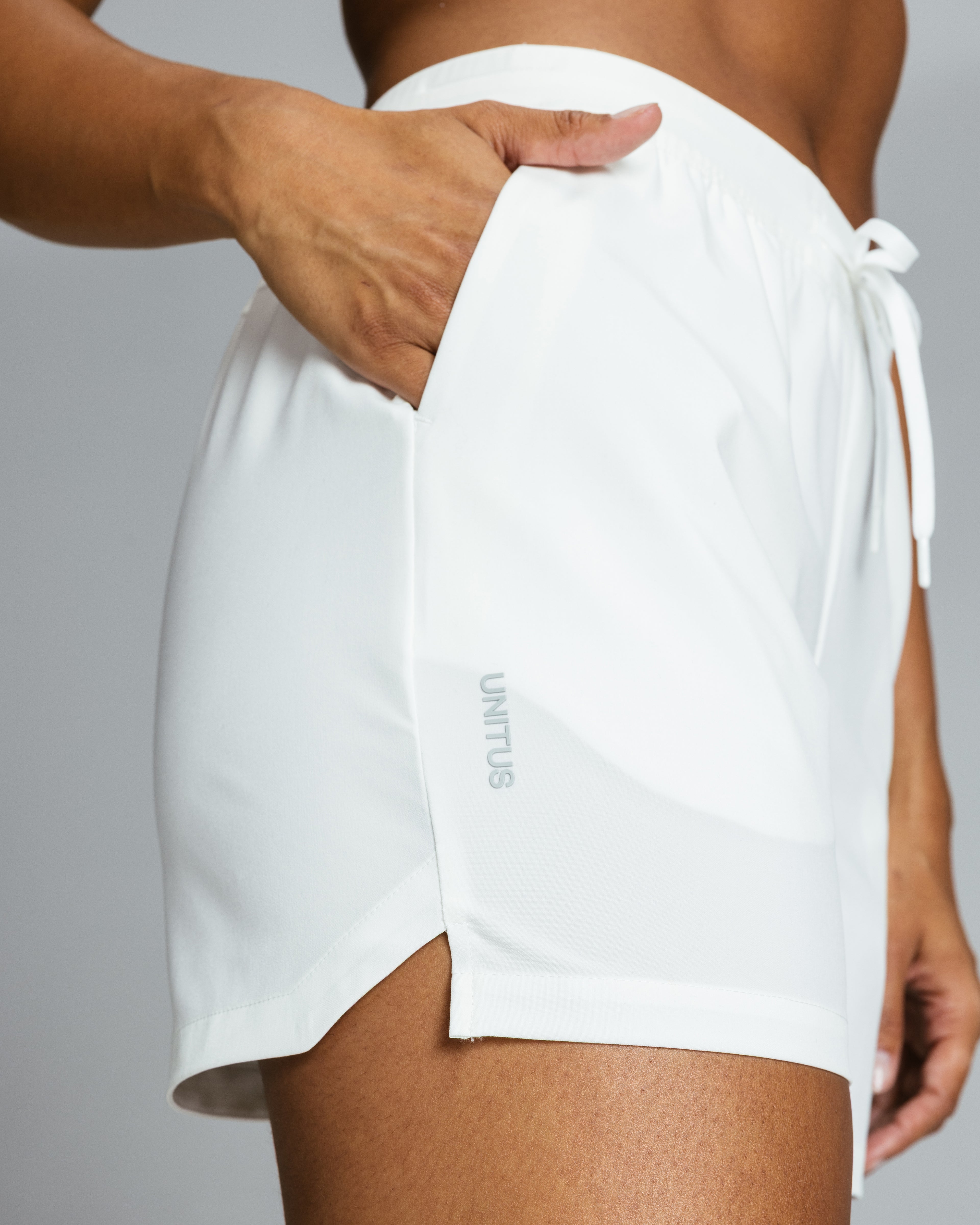 Women's Trainer Short "Vortex White"